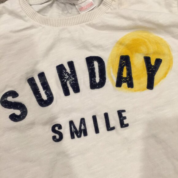 Zara Sunday Smile Tee 4/5 - Picture 2 of 3
